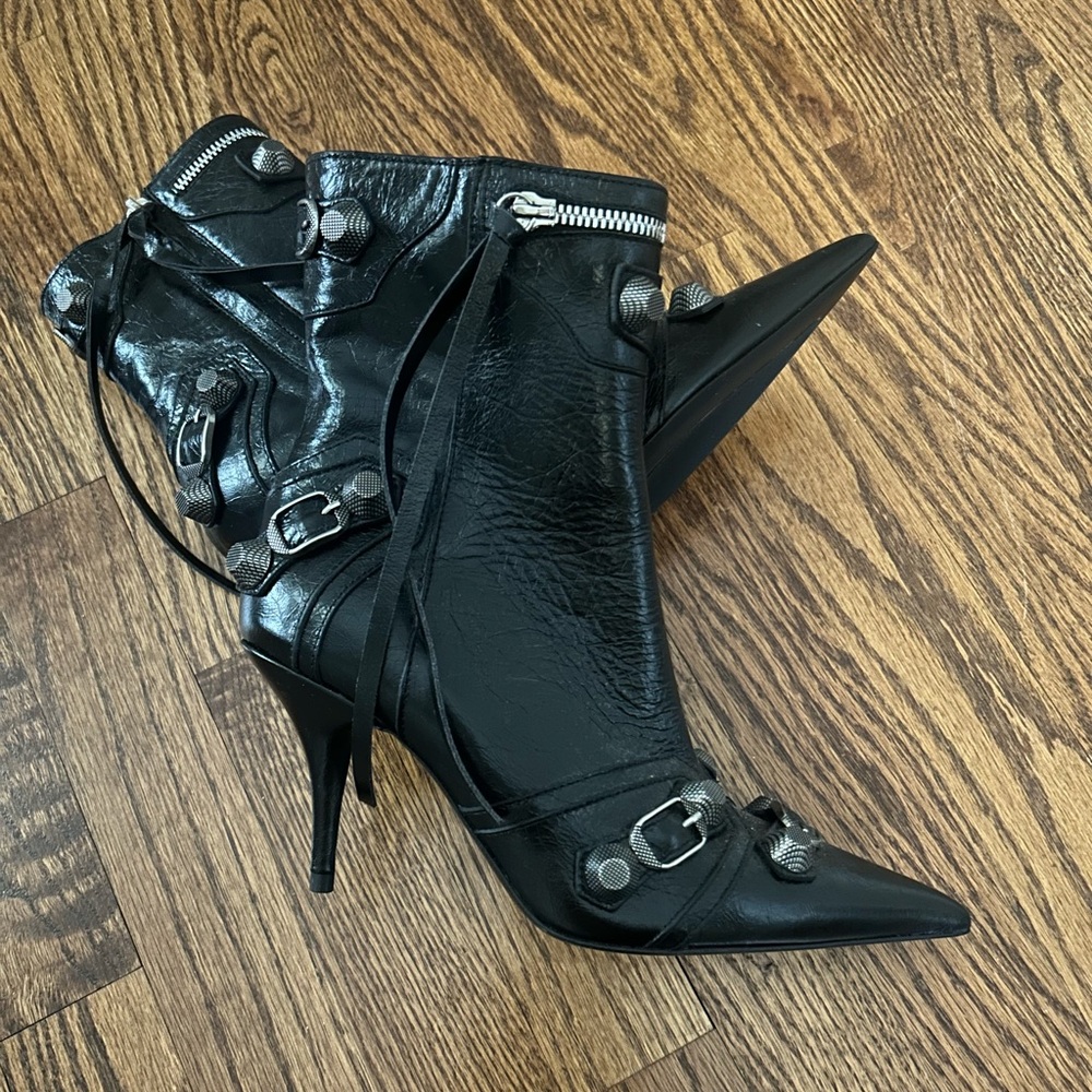Balenciaga Black Leather Pointed Toe Buckle Ankle Boot Heels EU 37 US 7 - Picture 2 of 9